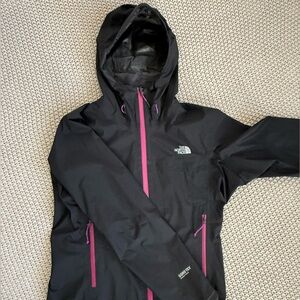 The North Face Summit Series GORE-TEX Rain Jacket | Women’s Small | Waterproof